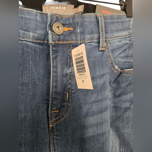 NWT Torrid Blue Skinny Jeans with Distressed Design Size 20T - Picture 3 of 6